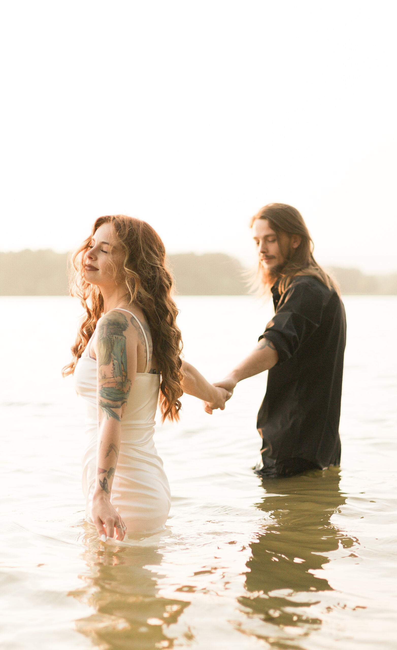 Dreamy elopement in a lake